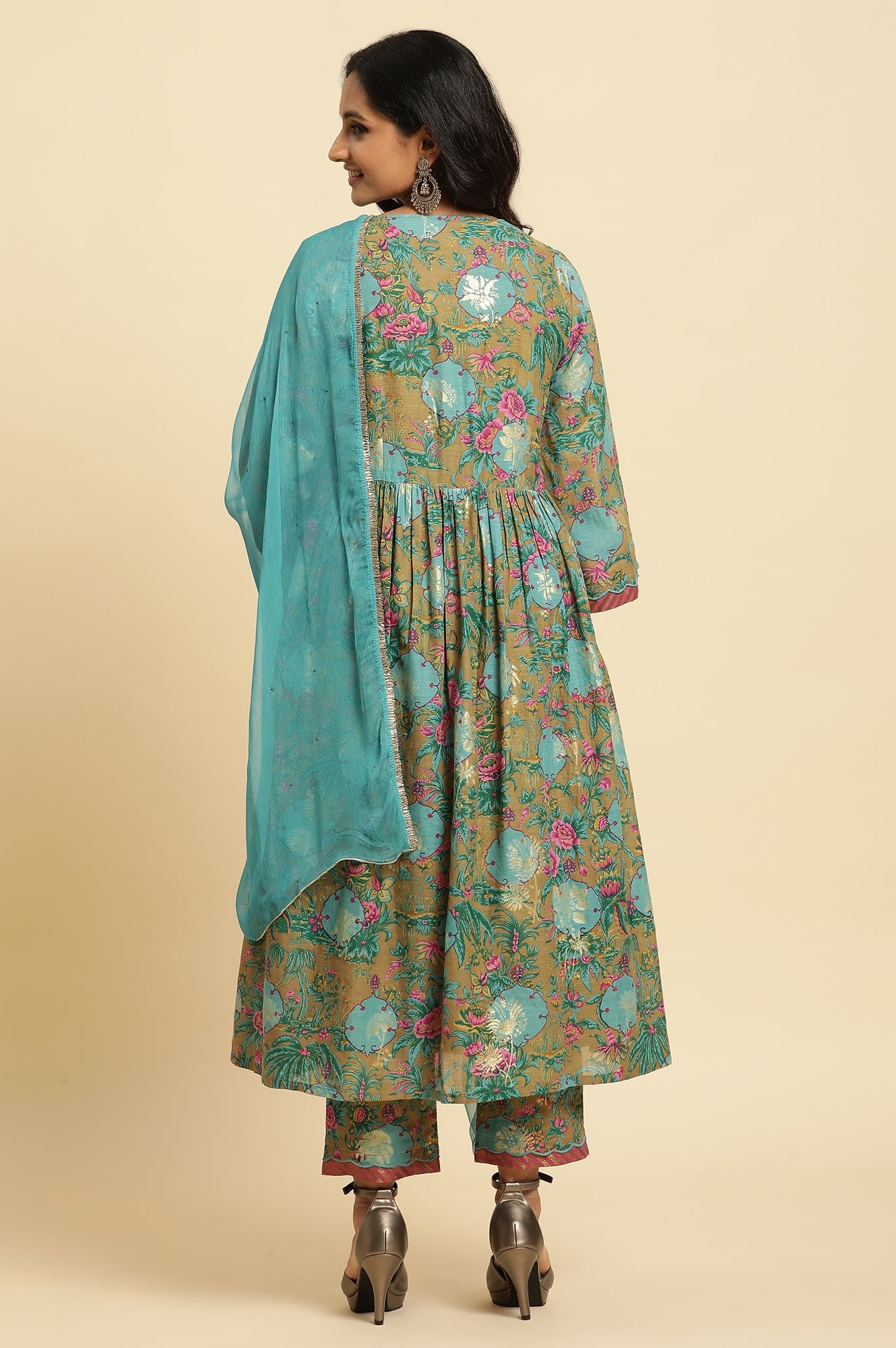 Brown Floral Printed Kurta, Pant And Dupatta Set - Image 3